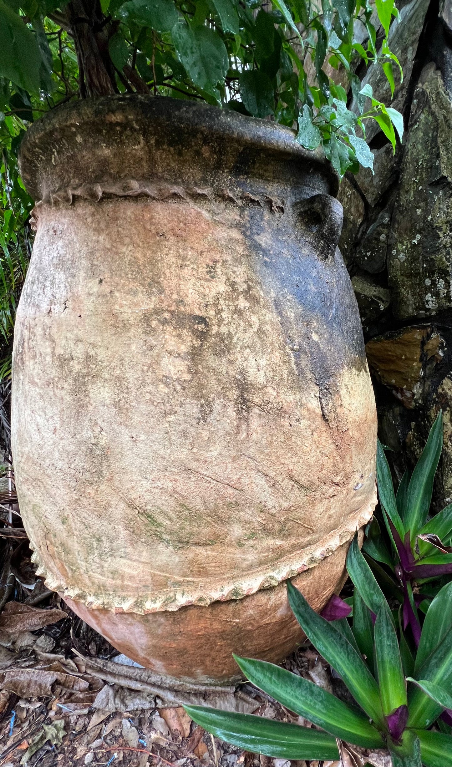 Marzuga large clay planter
