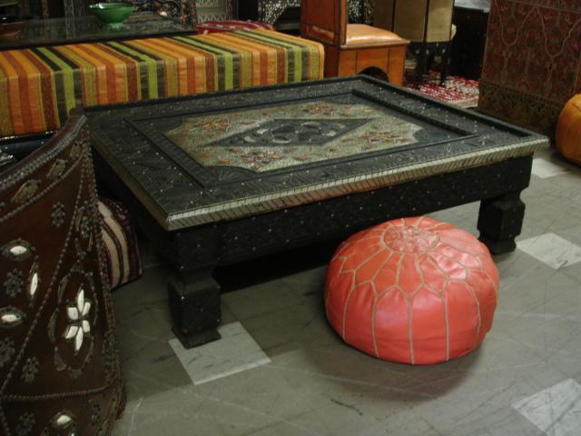 Einyatti table