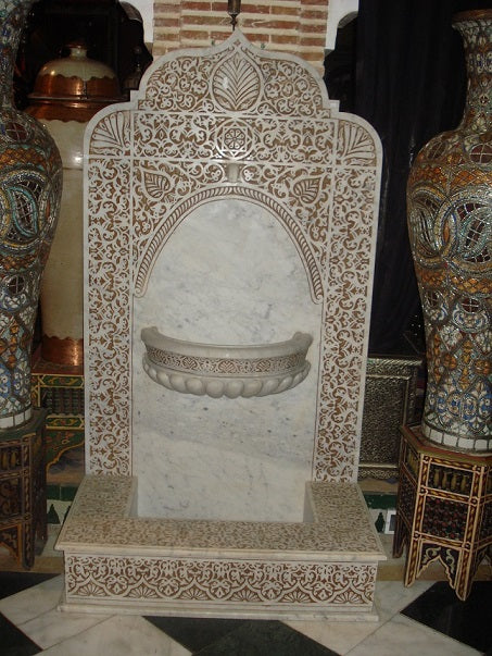 Marble wall fountain