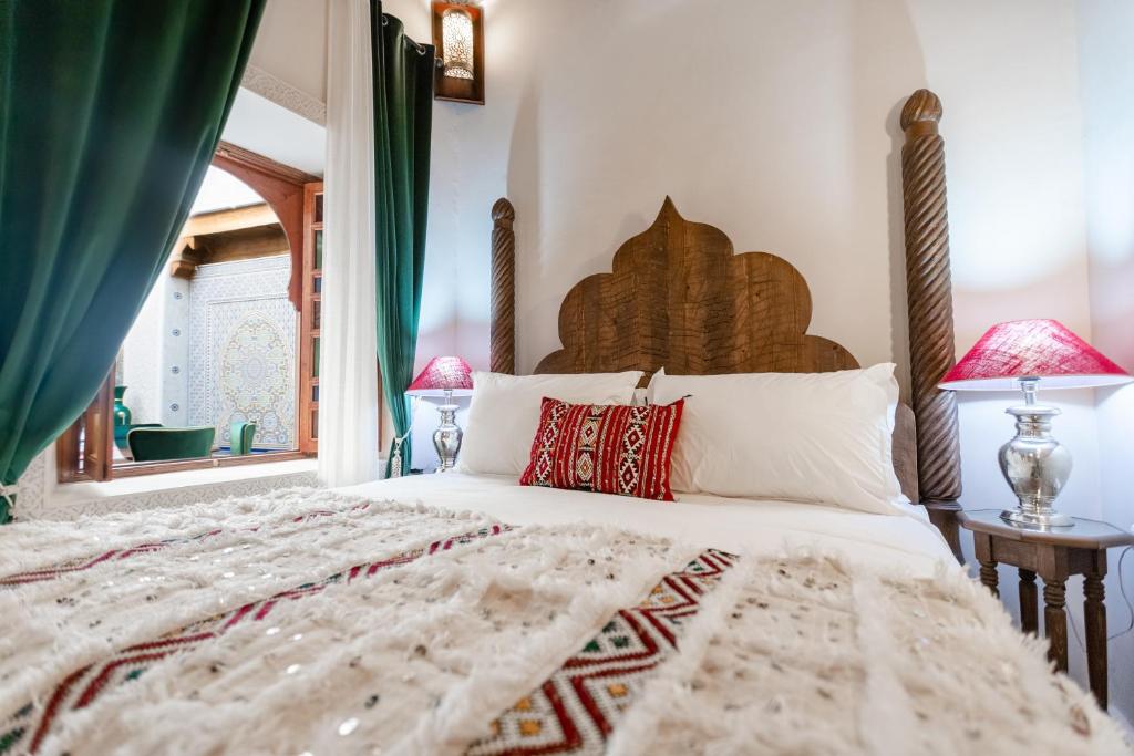 moroccan headboard bed