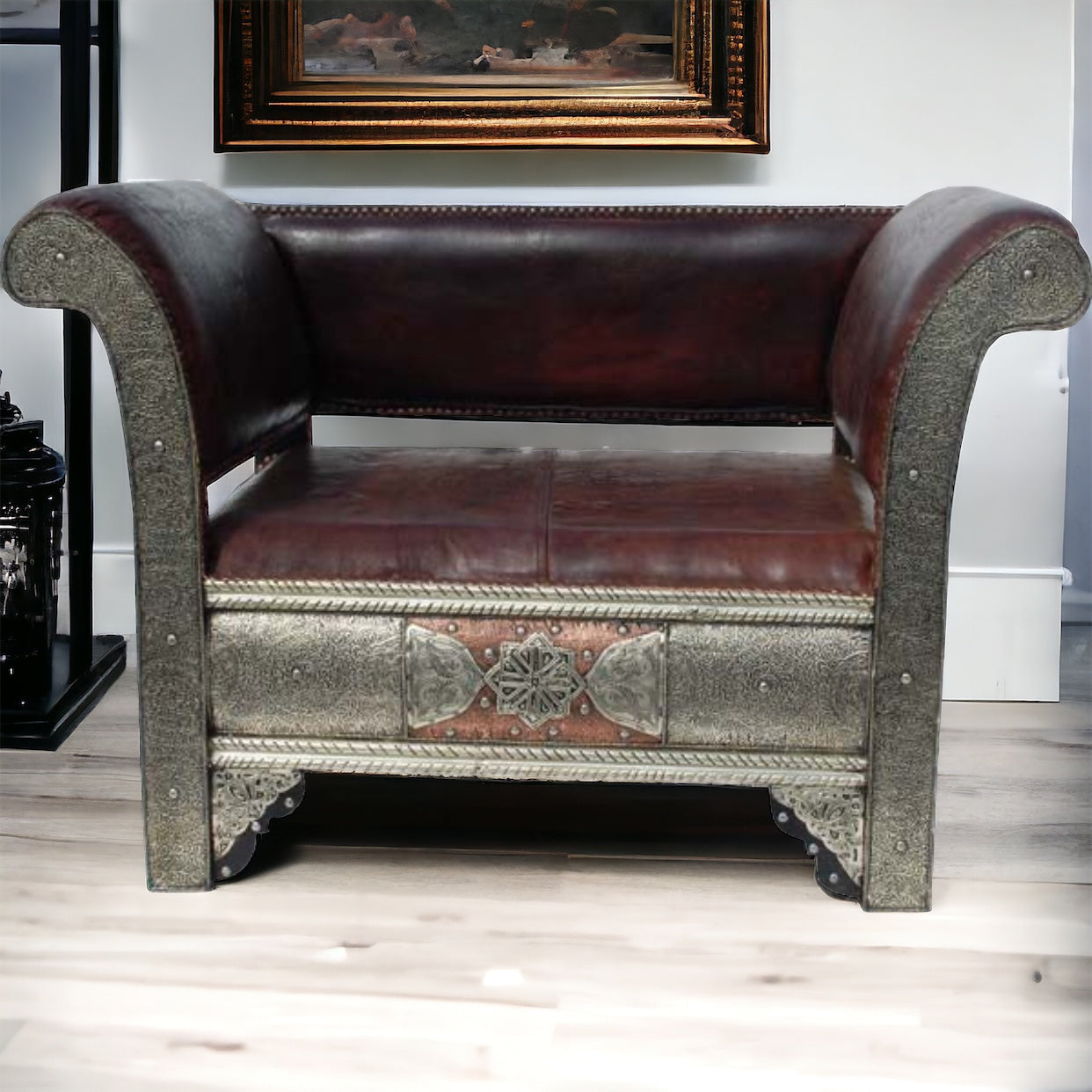 Amanjena leather chair