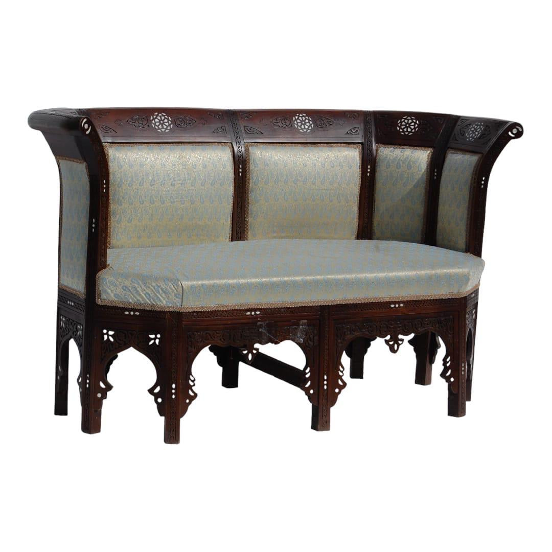 Damas vintage upholstered bench