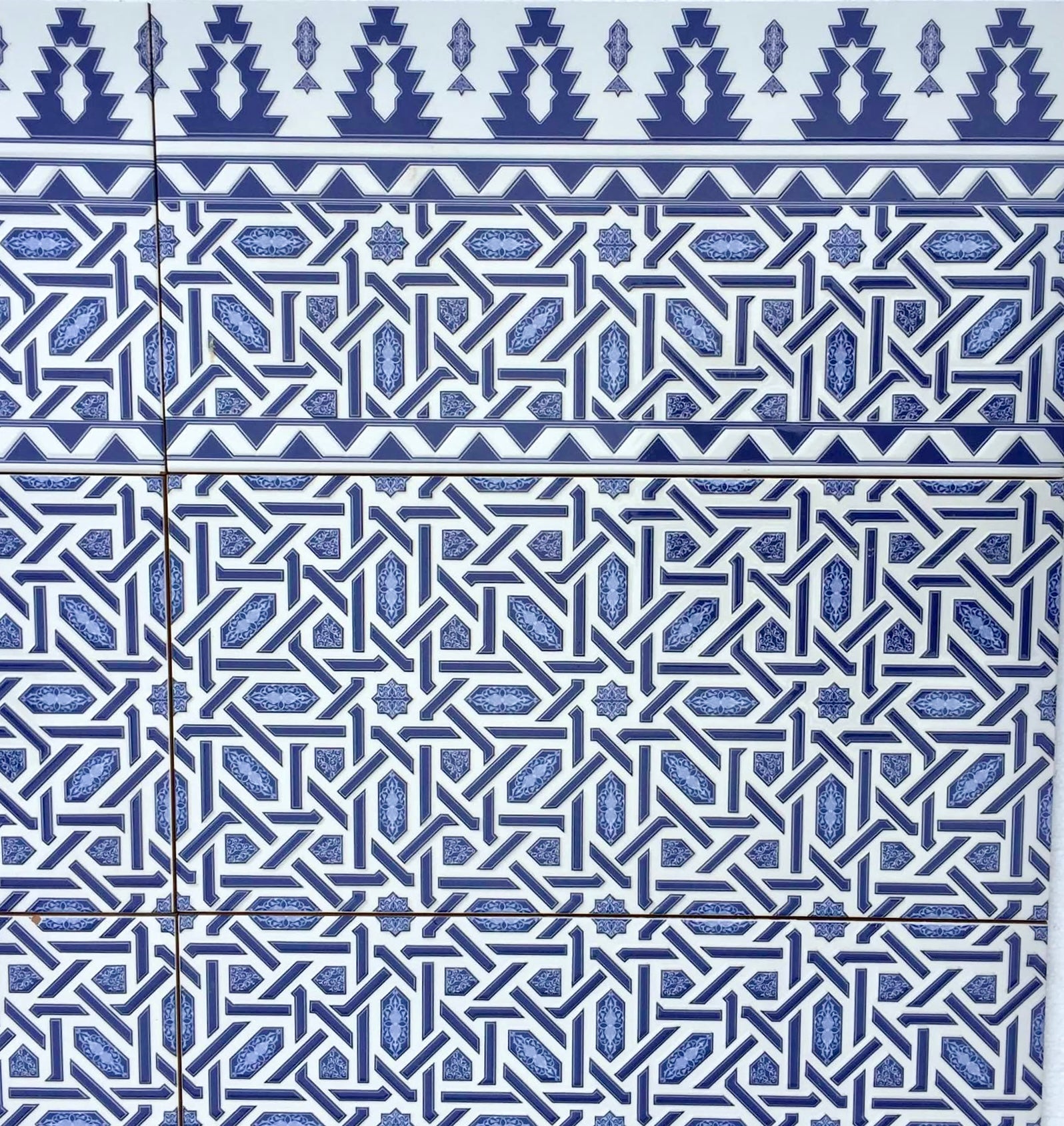 Moroccan Alhambra tile pack featuring vibrant, decorative tiles with intricate patterns, ideal for home decor and interior design.
