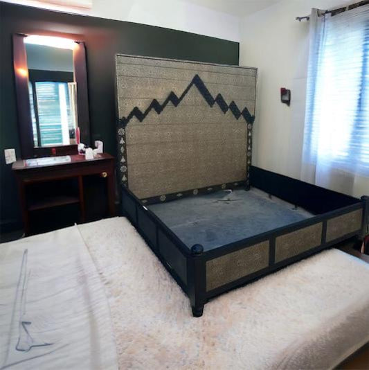 Amanjena silver bed