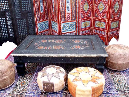 Einyatti table