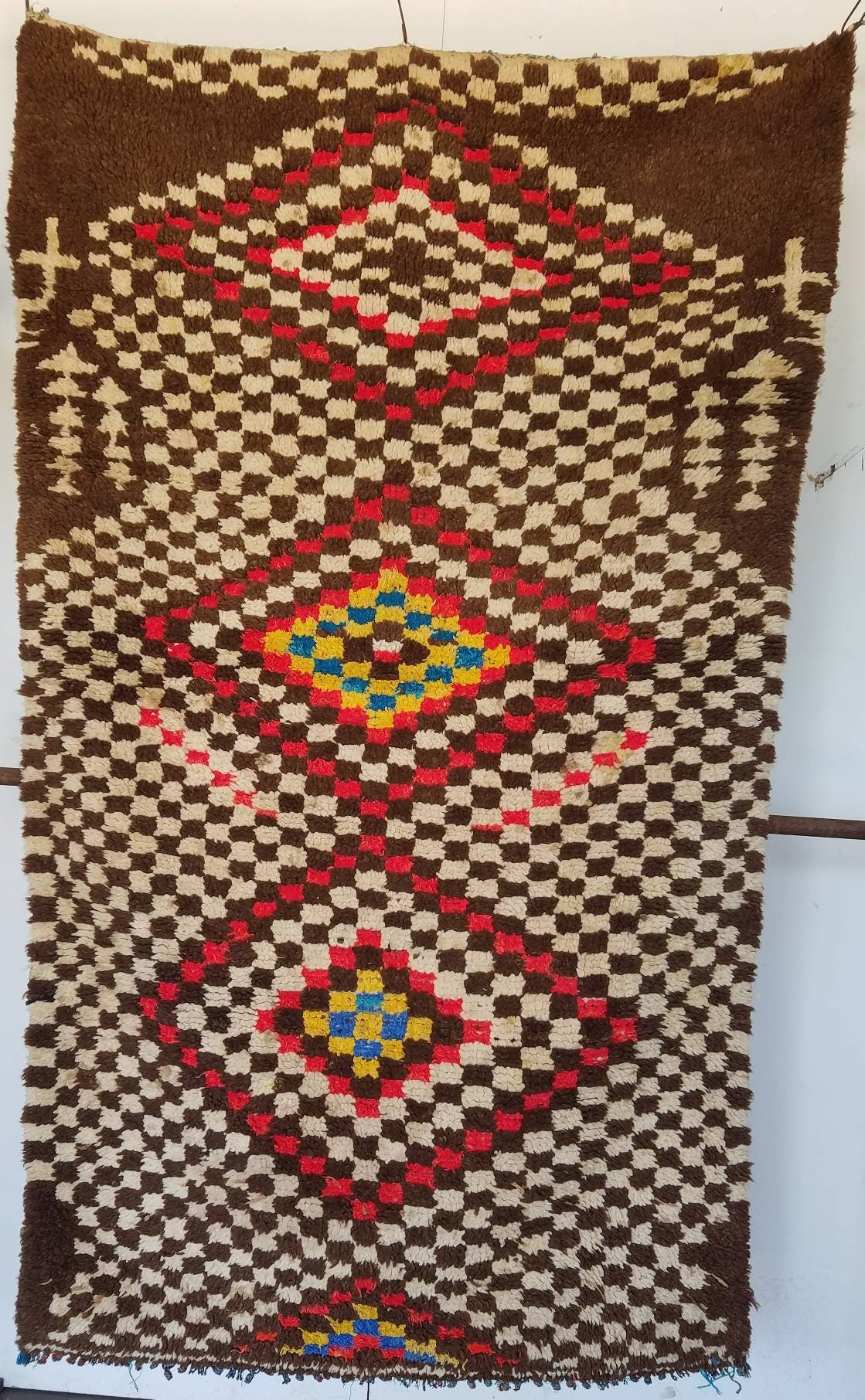 Vintage Handwoven Berber Rug: Moroccan Azilal, Ethnic Weaving (71x43 in)