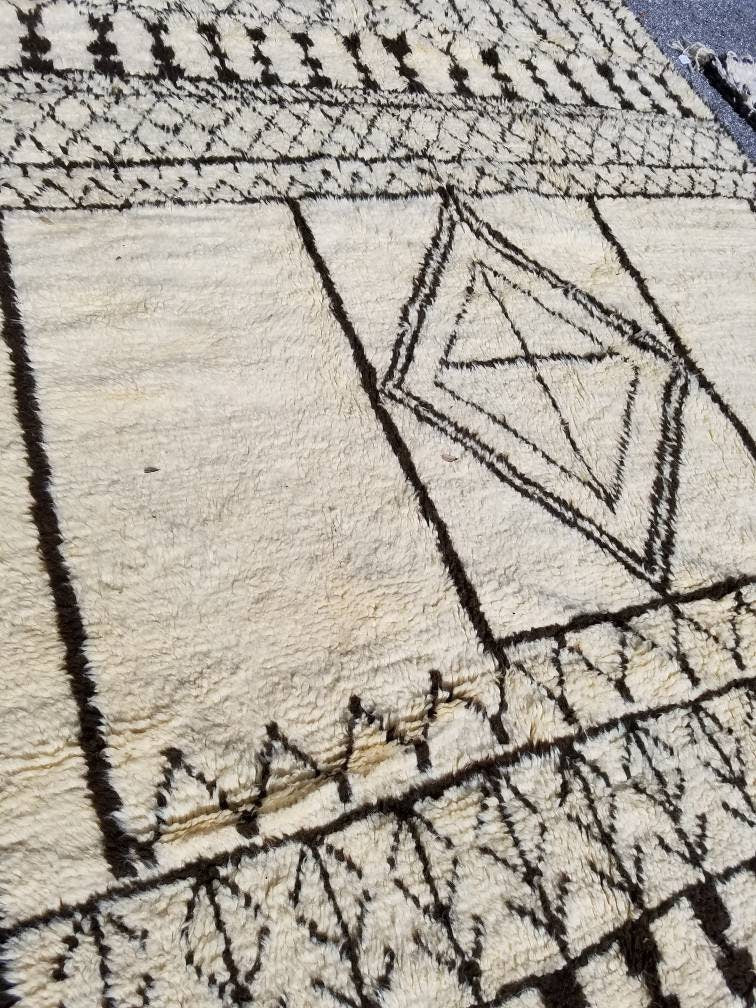 Vintage Handwoven Beni Ourain Rug, Abstract Berber Design (10ft 4 x 6ft6)