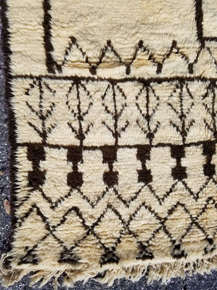 Vintage Handwoven Beni Ourain Rug, Abstract Berber Design (10ft 4 x 6ft6)