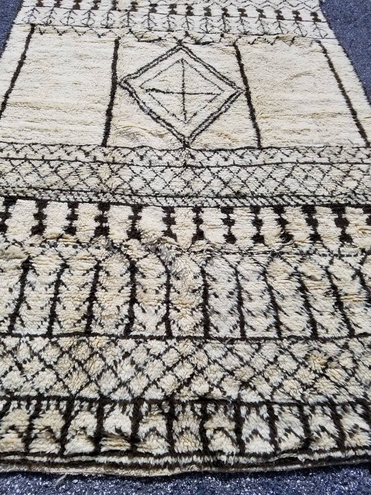 Vintage Handwoven Beni Ourain Rug, Abstract Berber Design (10ft 4 x 6ft6)