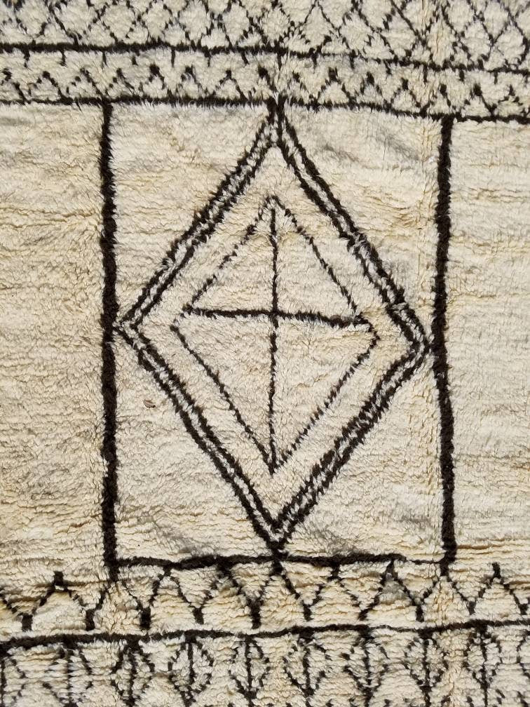Vintage Handwoven Beni Ourain Rug, Abstract Berber Design (10ft 4 x 6ft6)