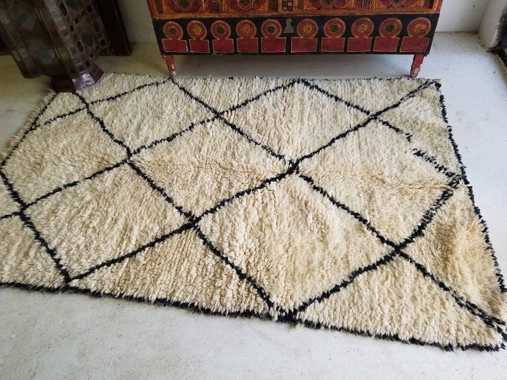 Vintage Beni Ourain Rug, Handwoven Wool Moroccan Carpet (74x48)