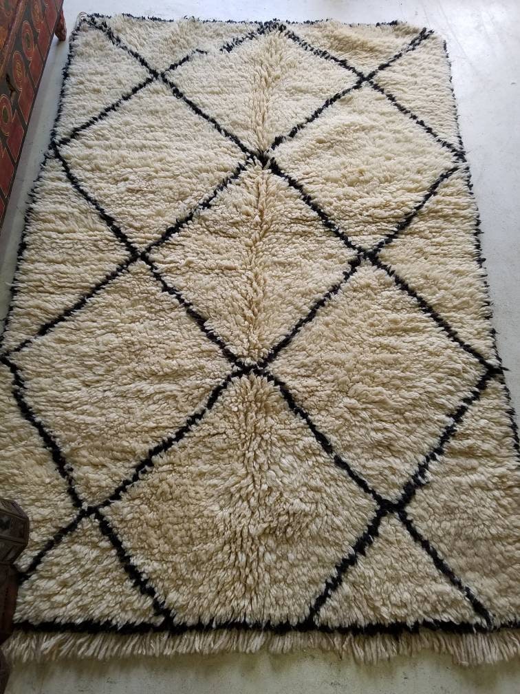 Vintage Beni Ourain Rug, Handwoven Wool Moroccan Carpet (74x48)