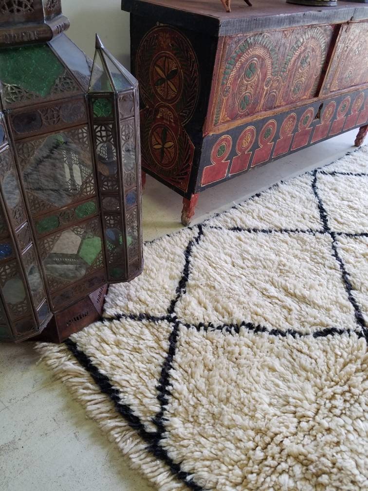 Vintage Beni Ourain Rug, Handwoven Wool Moroccan Carpet (74x48)
