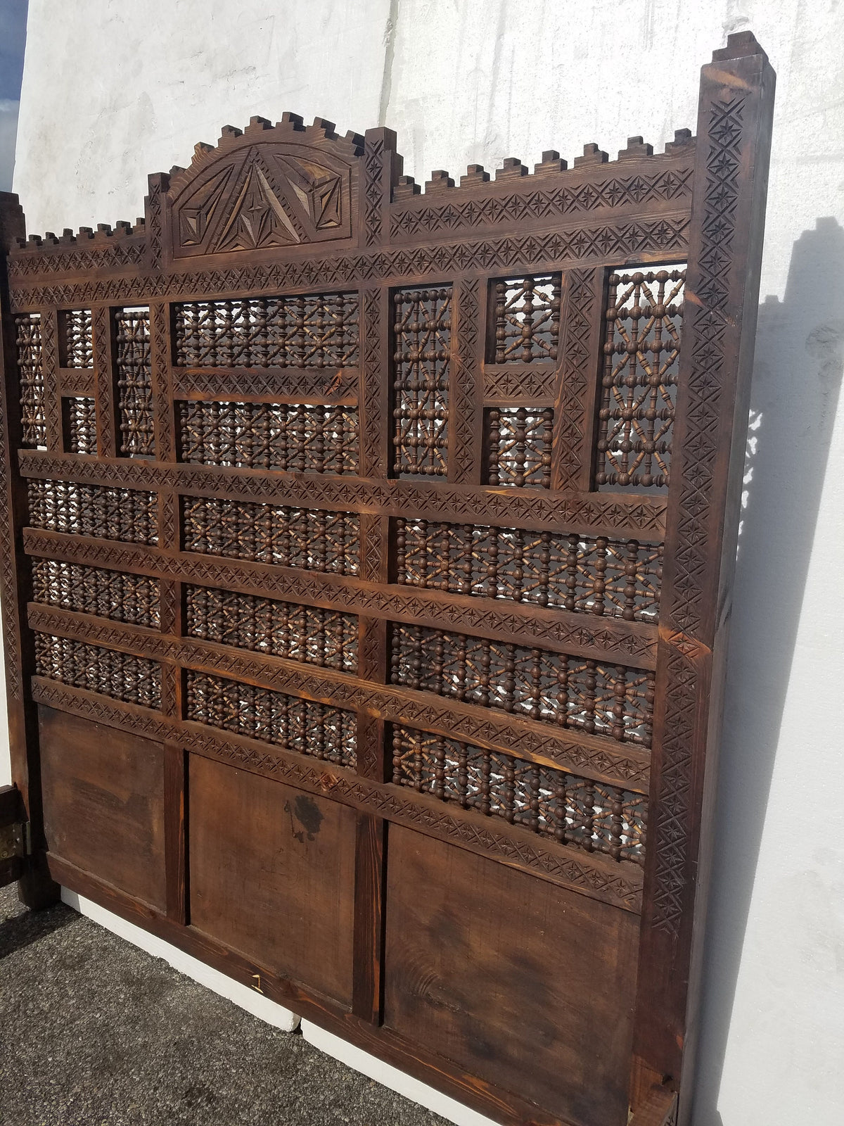 Handmade Moroccan Mousharabia Bed - Carved Lattice Headboard