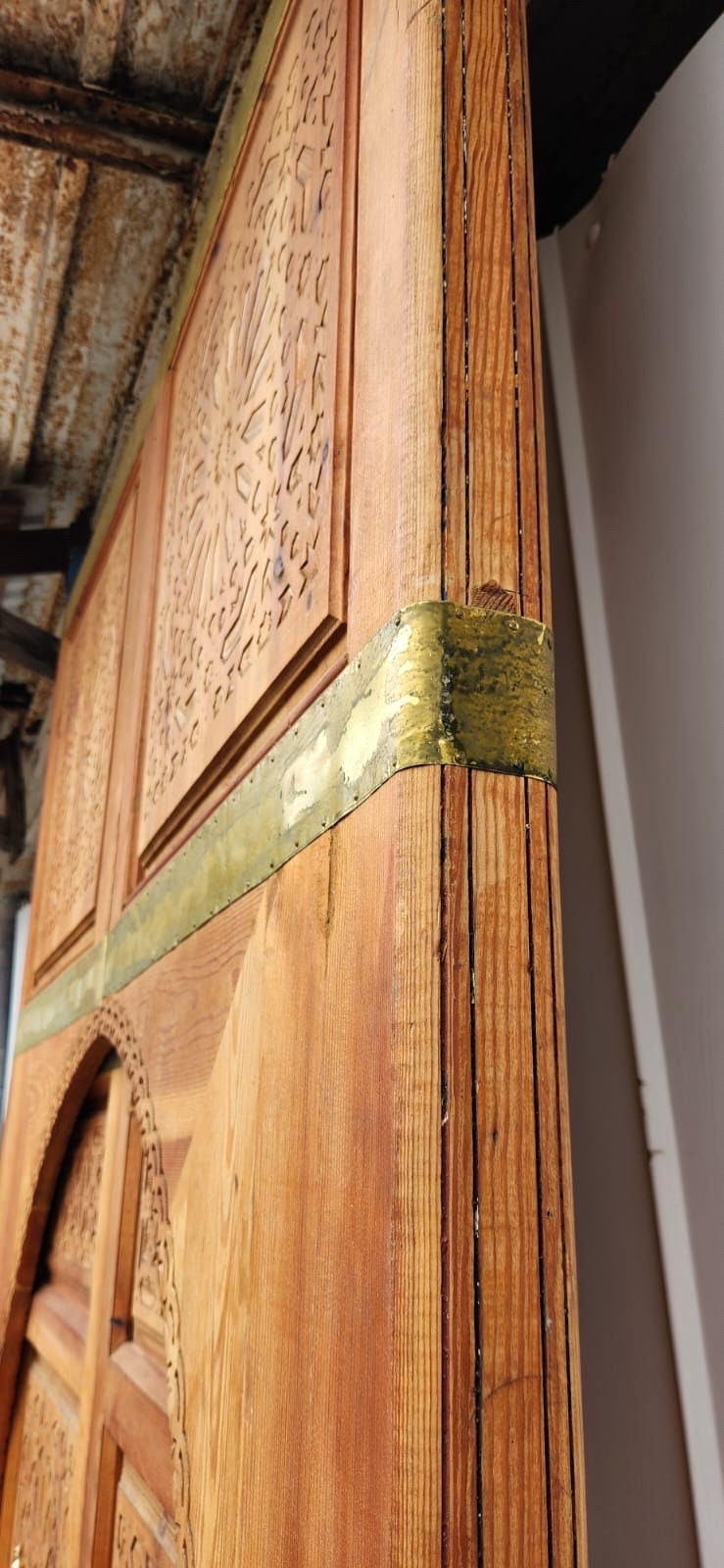 Handmade Moroccan Carved Cedar Double Door: Royal Palace Style