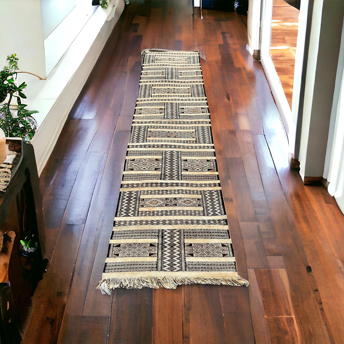 Vintage Berber Kilim Runner Rug, Handwoven Wool (113x29)