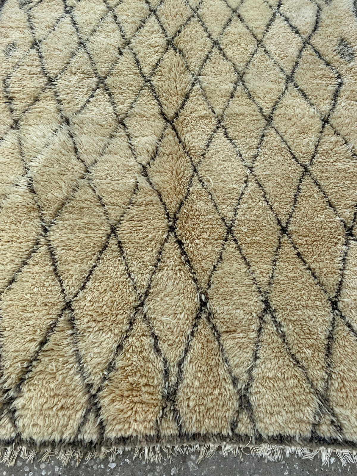 Handwoven Moroccan Beni Ourain Rug, Diamond Geometric Wool Carpet (87x60)