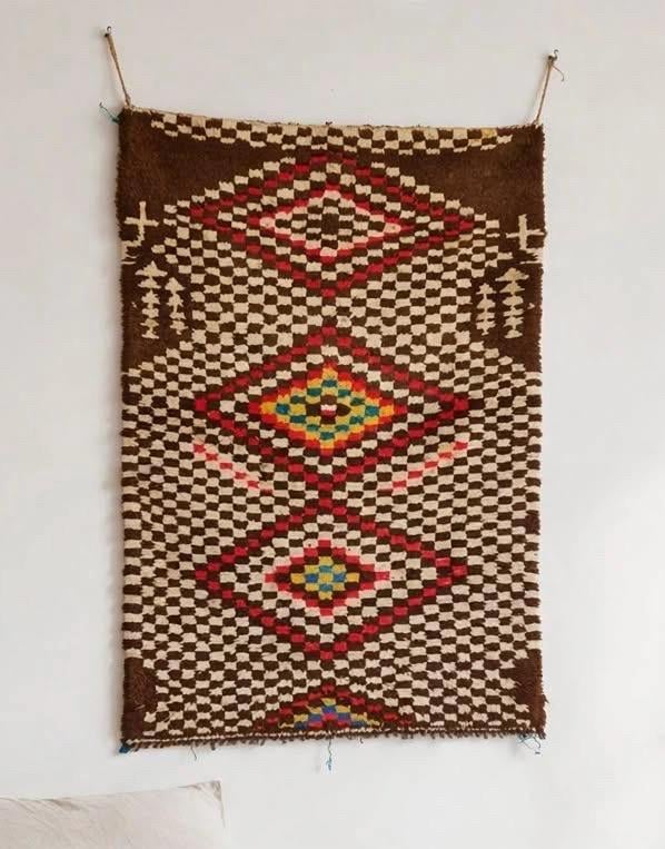 Vintage Handwoven Berber Rug: Moroccan Azilal, Ethnic Weaving (71x43 in)