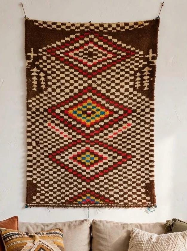 Vintage Handwoven Berber Rug: Moroccan Azilal, Ethnic Weaving (71x43 in)