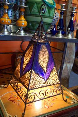 Pyramid henna lamp B