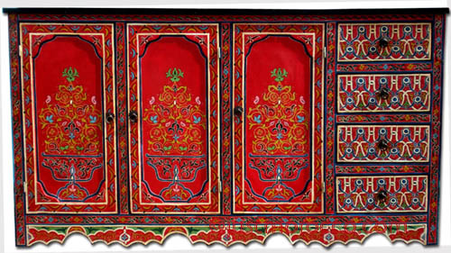 Moroccan red buffet